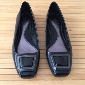 Simply Vera Vera Wang black flats